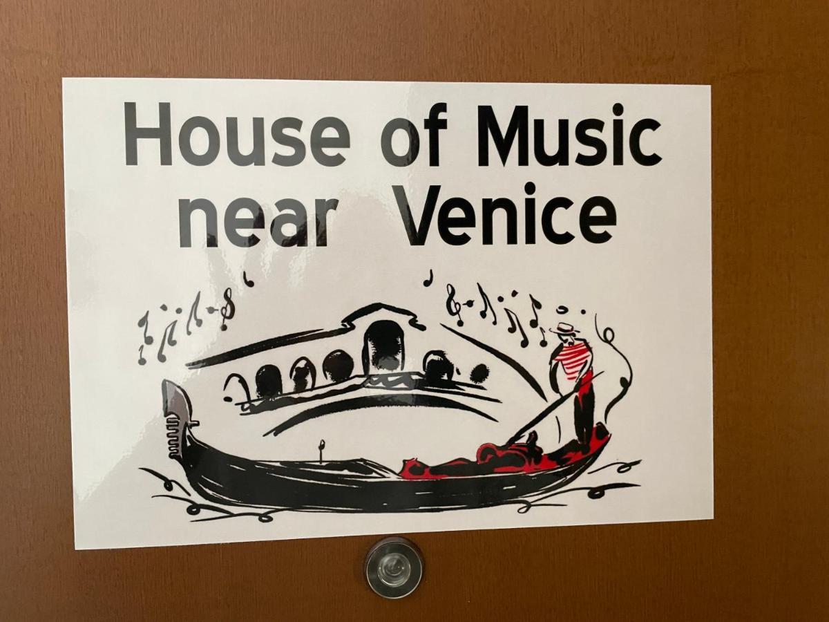 House Of Music Near Venice モリアーノ・ヴェーネト エクステリア 写真